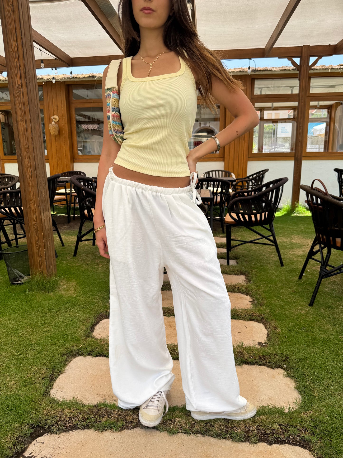 WHITE BOWED PANTS